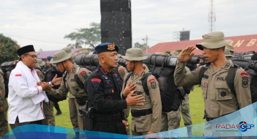 Dansat Brimob Berangkatkan Pejuang Spesialis: Langkah Pagi Menuju Tugas yang Lebih Tinggi